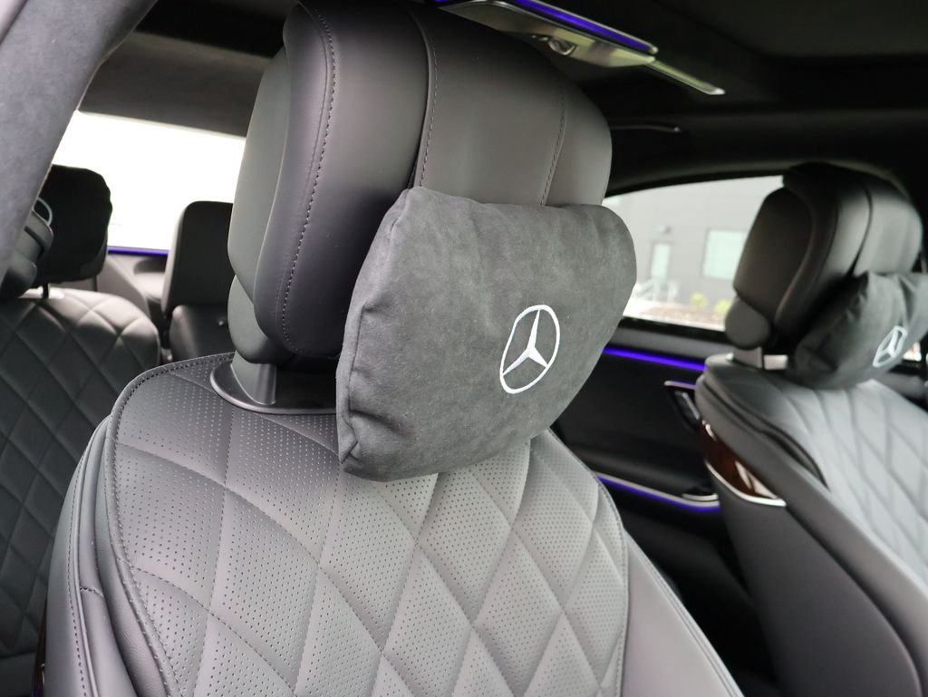 New 2026 MANUFAKTUR Graphite Metallic Mercedes-Benz S 580 image 15