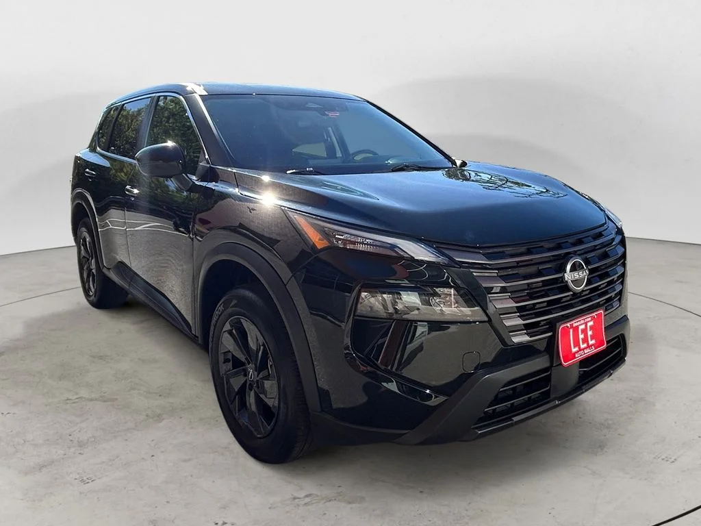 Used 2026 Super Black Nissan  image 8
