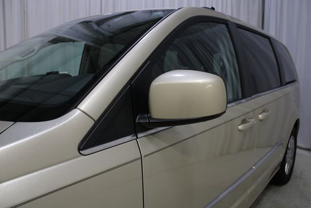 Used 2010 Gold Chrysler Touring image 31