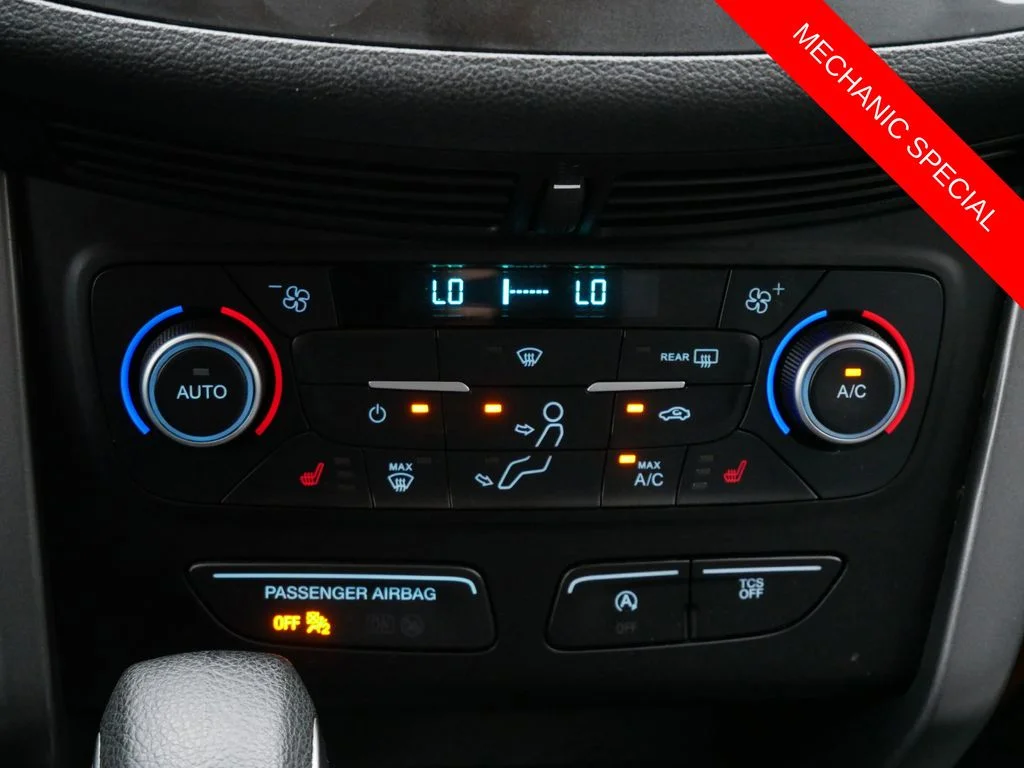 Used 2018 Black Ford SE image 24