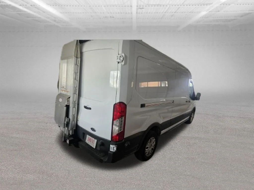 Used 2023 Oxford White Ford Base image 11