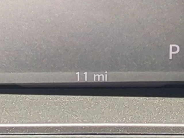 New 2026 Bright White Clear-Coat Exterior Paint Jeep Laredo image 33