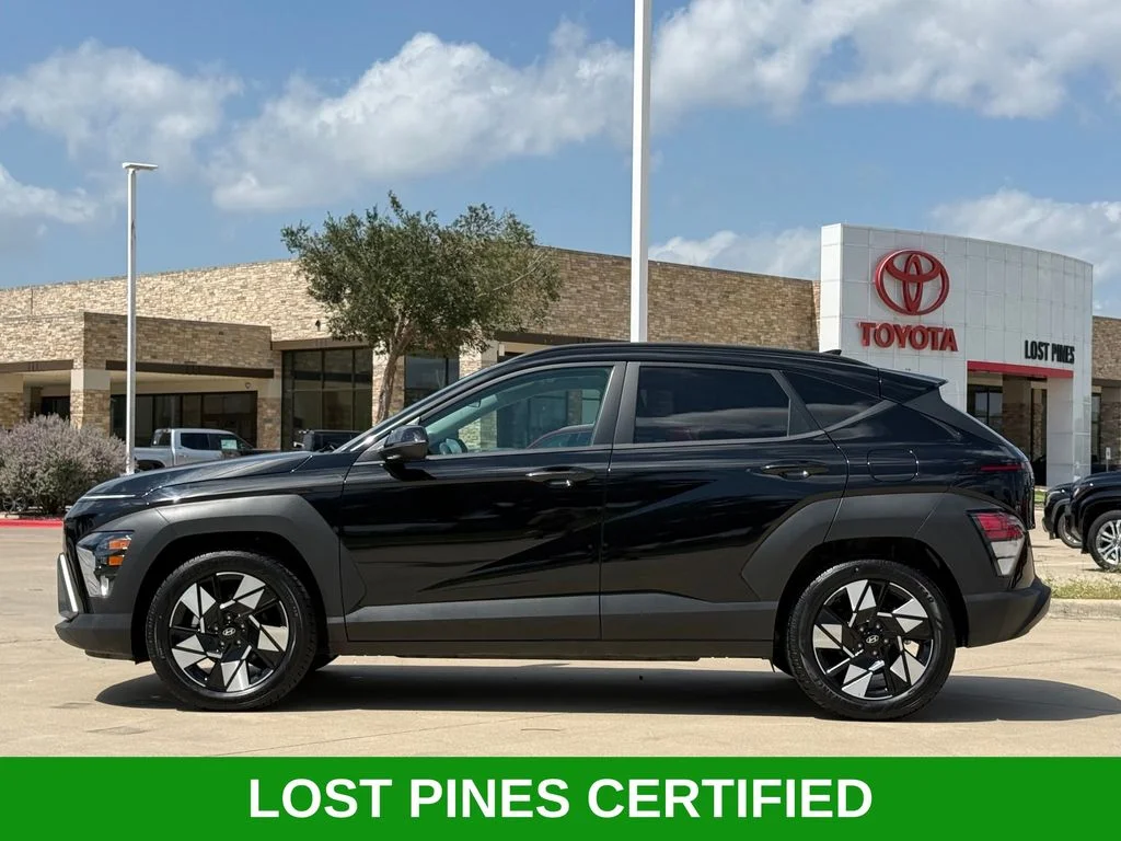 Used 2025 Black Hyundai SEL image 2