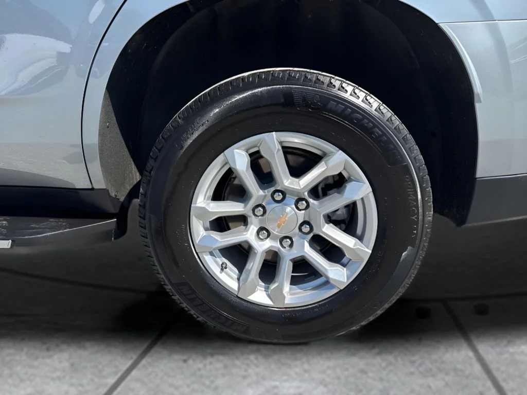 Used 2025 Gray Chevrolet LT image 35