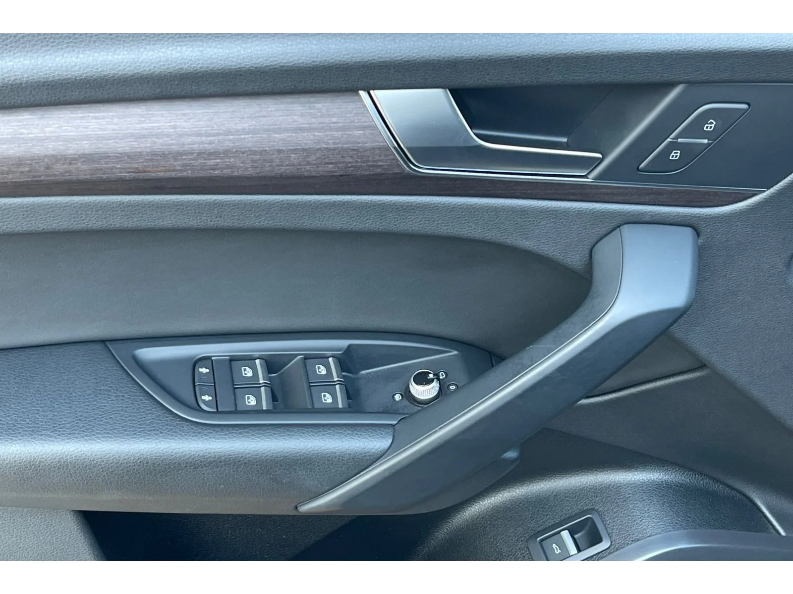 Used 2021 Manhattan Gray Metallic Audi Premium image 12