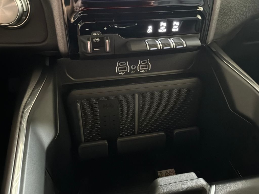 New 2026 Silver Zynith Exterior Paint RAM Laramie image 32