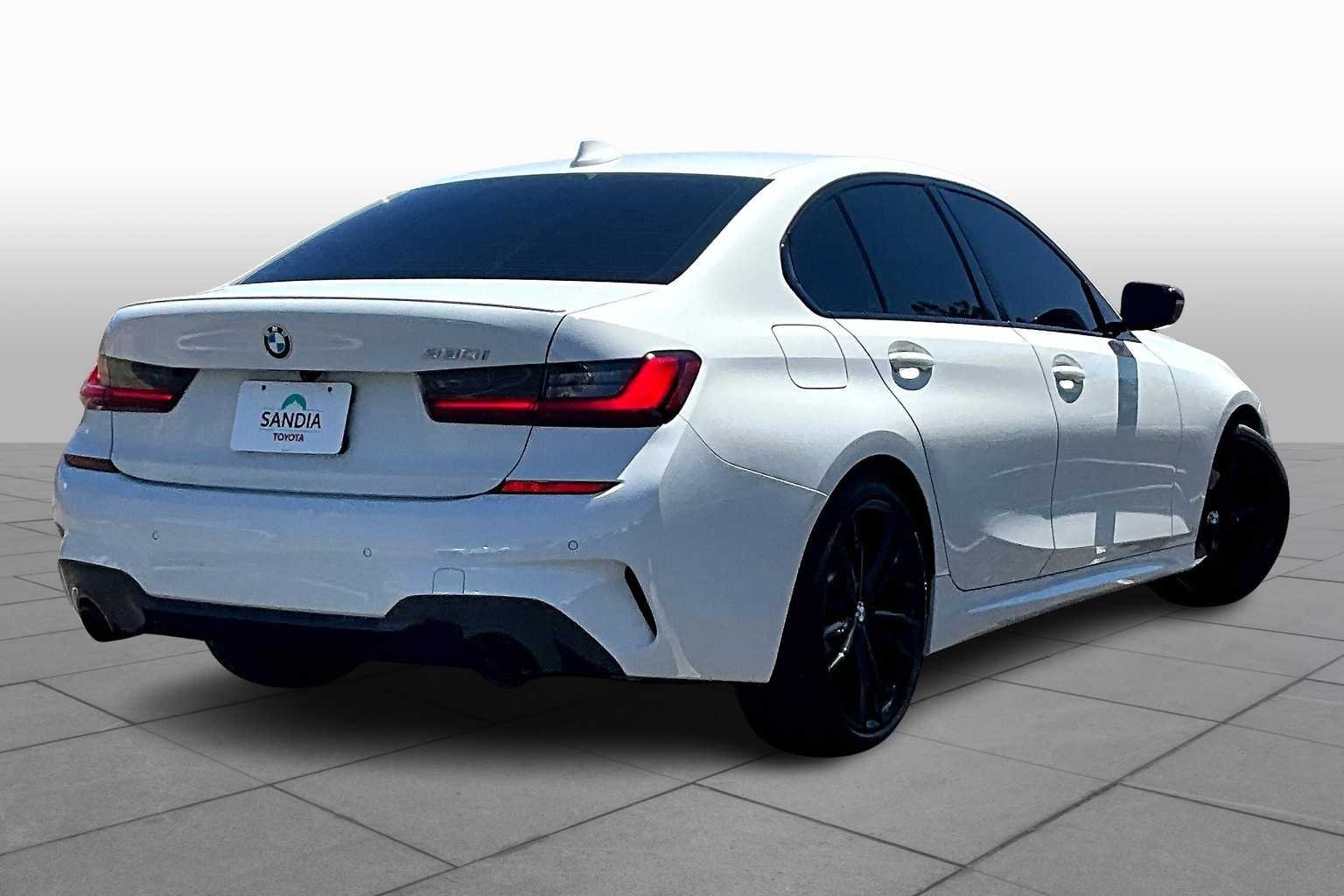 Used 2022 Alpine White BMW 330i image 12