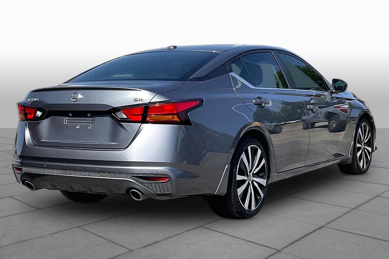 Used 2020 Gun Metallic Nissan 2.5 SR image 13