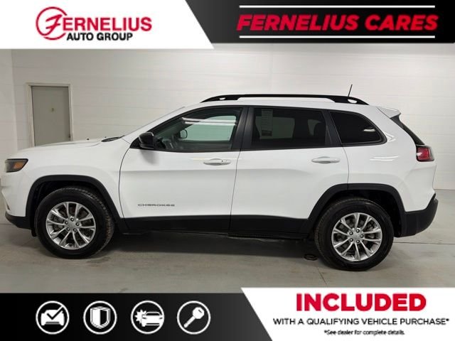 Used 2022 White Jeep Latitude Lux image 4