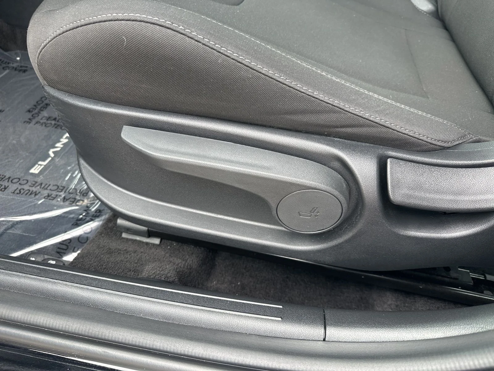 Used 2023 Black Hyundai SEL image 11
