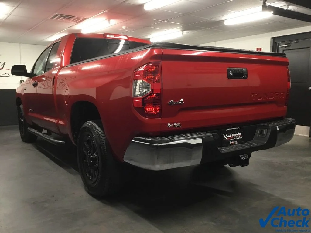 Used 2014 Red Toyota SR5 image 8