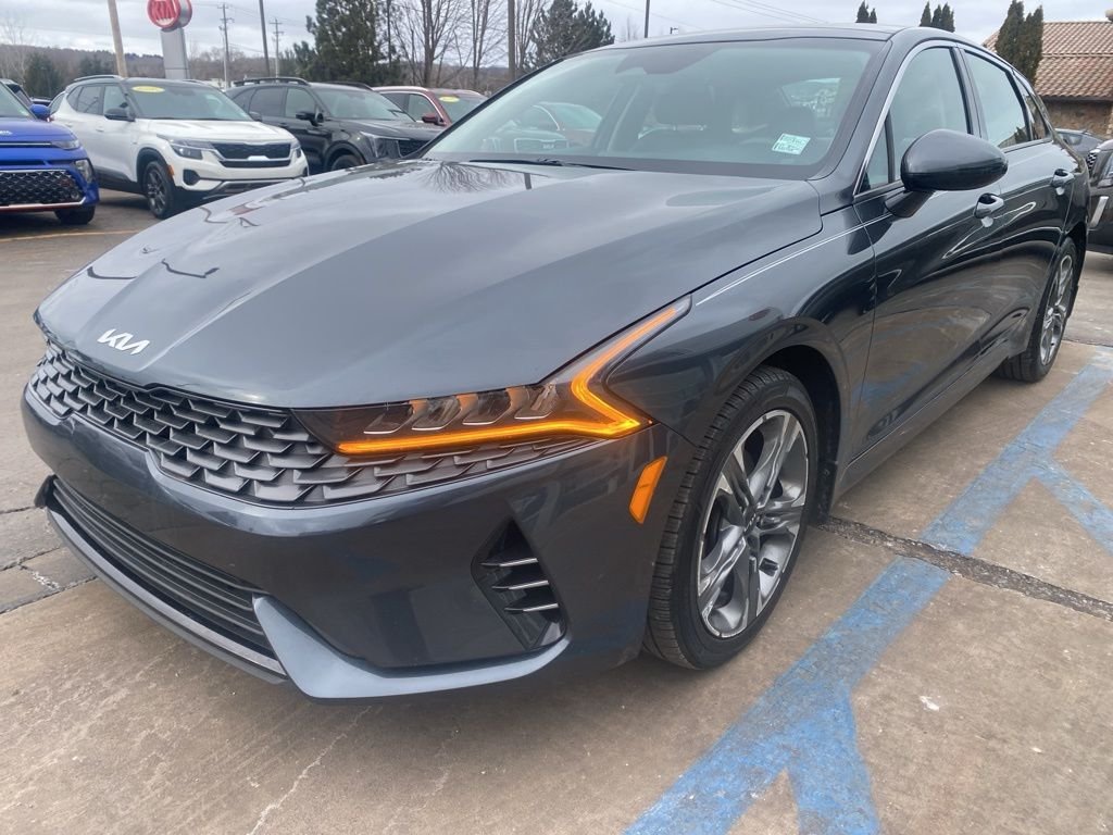 Used 2023 Gravity Gray Kia EX image 6