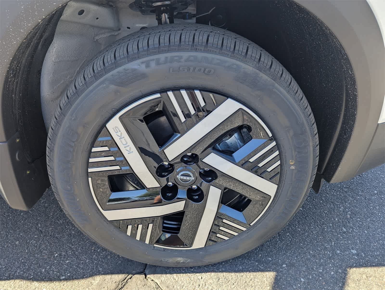 2026 Nissan KICKS SV - Photo 10