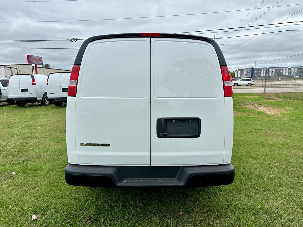 2026 Chevrolet Express Cargo Work Van - Photo 4