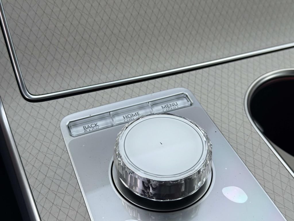 New 2026 Silver Genesis 3.5T Prestige image 28