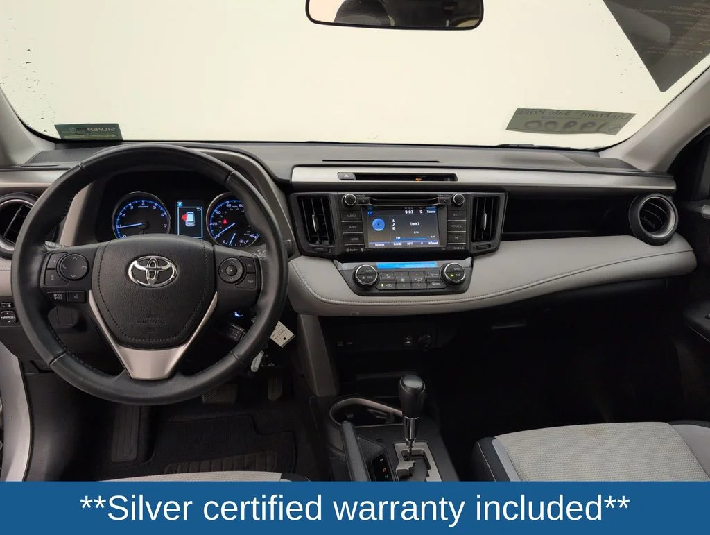Used 2016 Silver Toyota XLE image 7