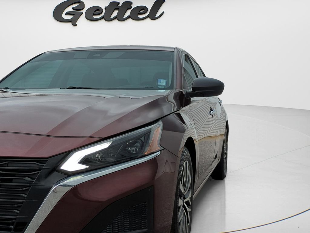 Used 2024  Nissan 2.5 SV image 9