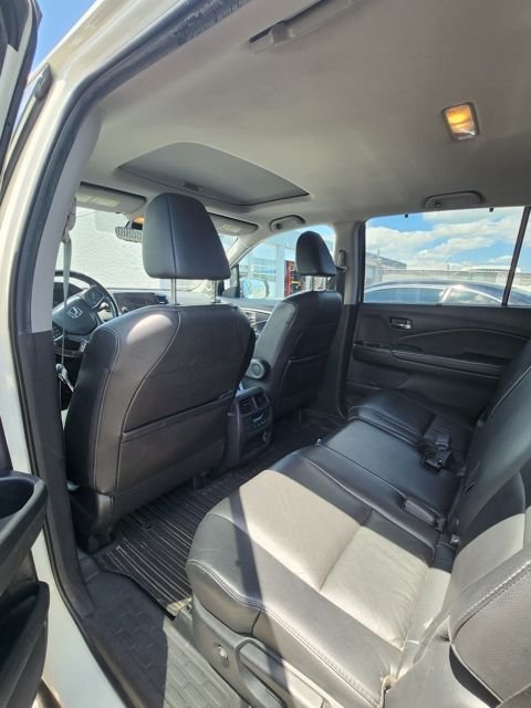 Used 2019 White Honda EX-L image 12