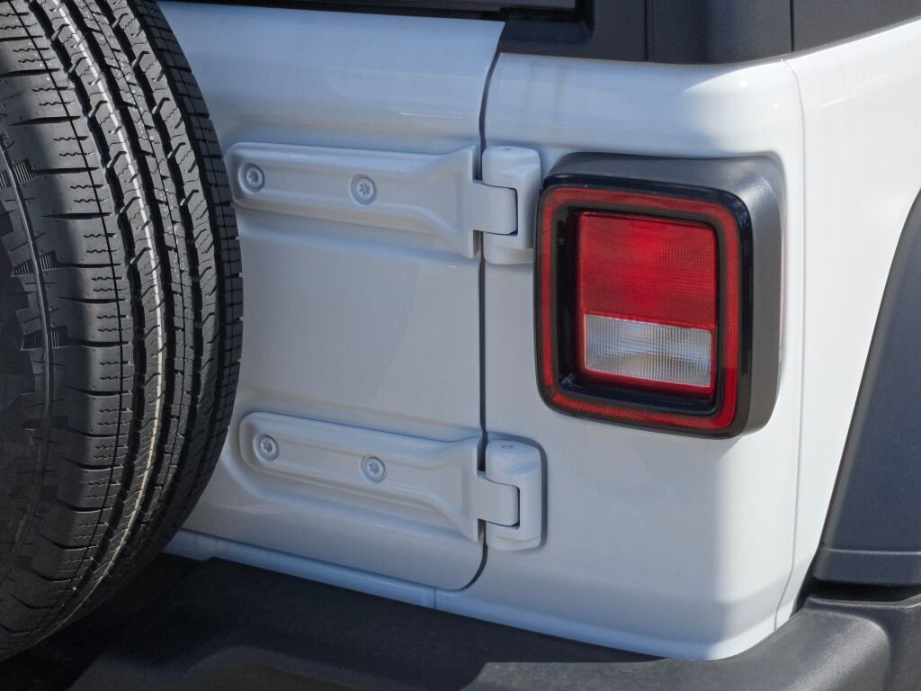 New 2026 Bright White Clear-Coat Exterior Paint Jeep Sport image 10