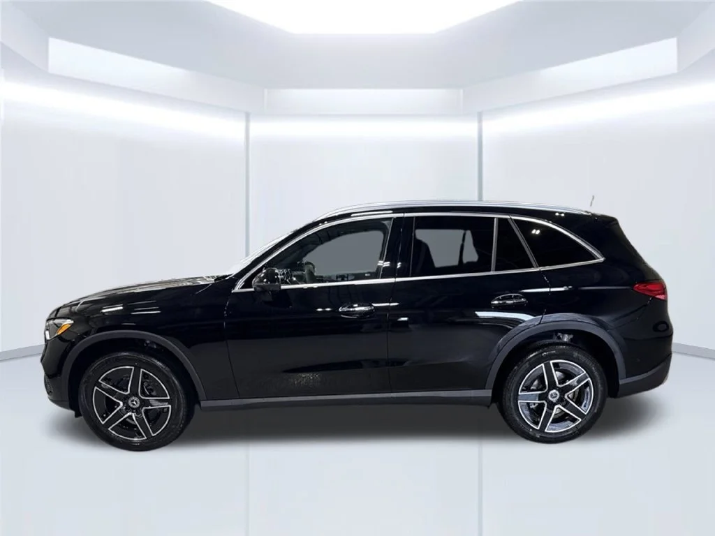 Used 2027 Black Mercedes-Benz GLC 300 image 2