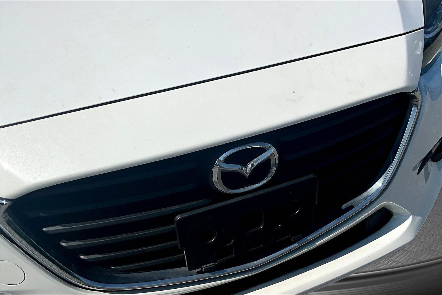 Used 2018 White Mazda Sport image 30