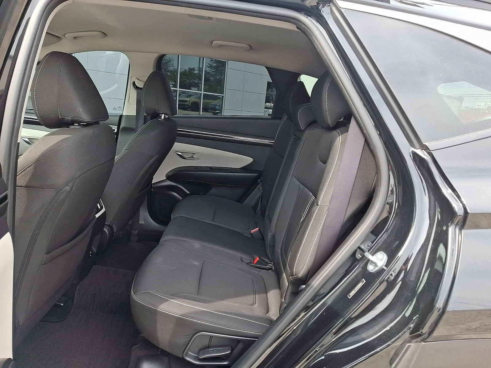 Used 2023 Black Hyundai SEL image 10