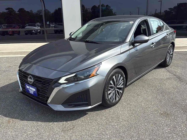 2023 Nissan Altima 2.5 SV Sedan