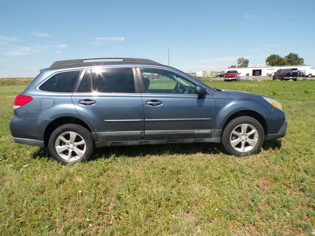 Used 2013 Twighlight Blue Metallic Subaru 2.5i Premium image 4