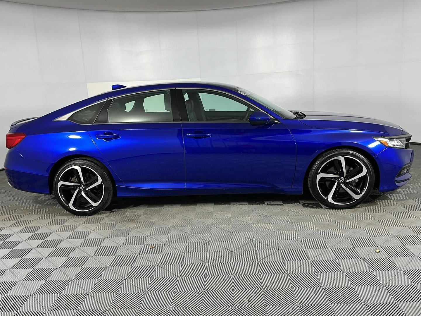 Used 2019 Still Night Pearl Honda Sport image 24