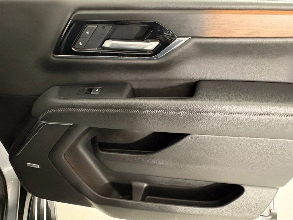 Used 2025 Silver GMC Denali image 14