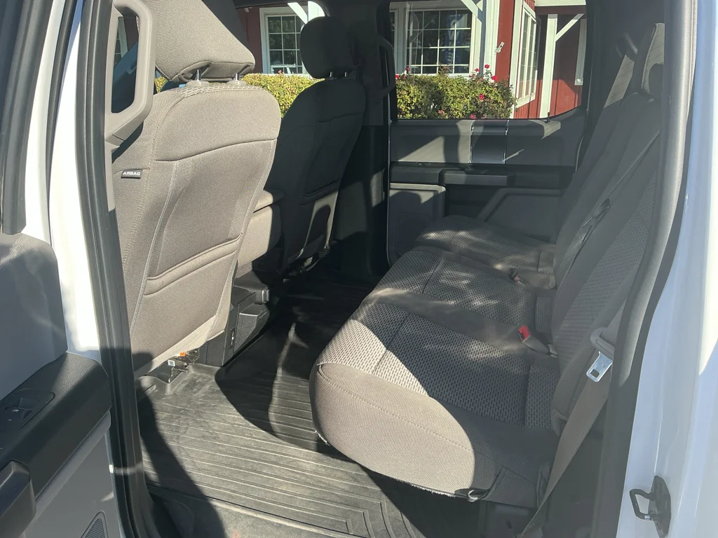 Used 2019 Oxford White Ford XLT image 16