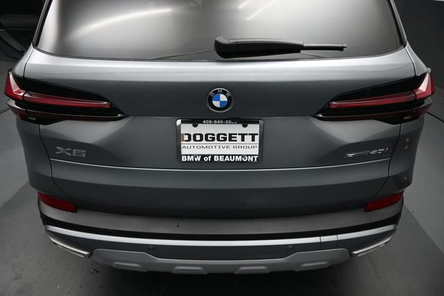 Used 2025 Gray BMW sDrive40i image 14