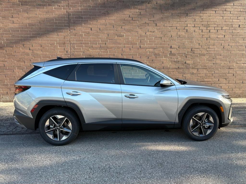 New 2026 Shimmering Silver Hyundai SEL FWD image 6