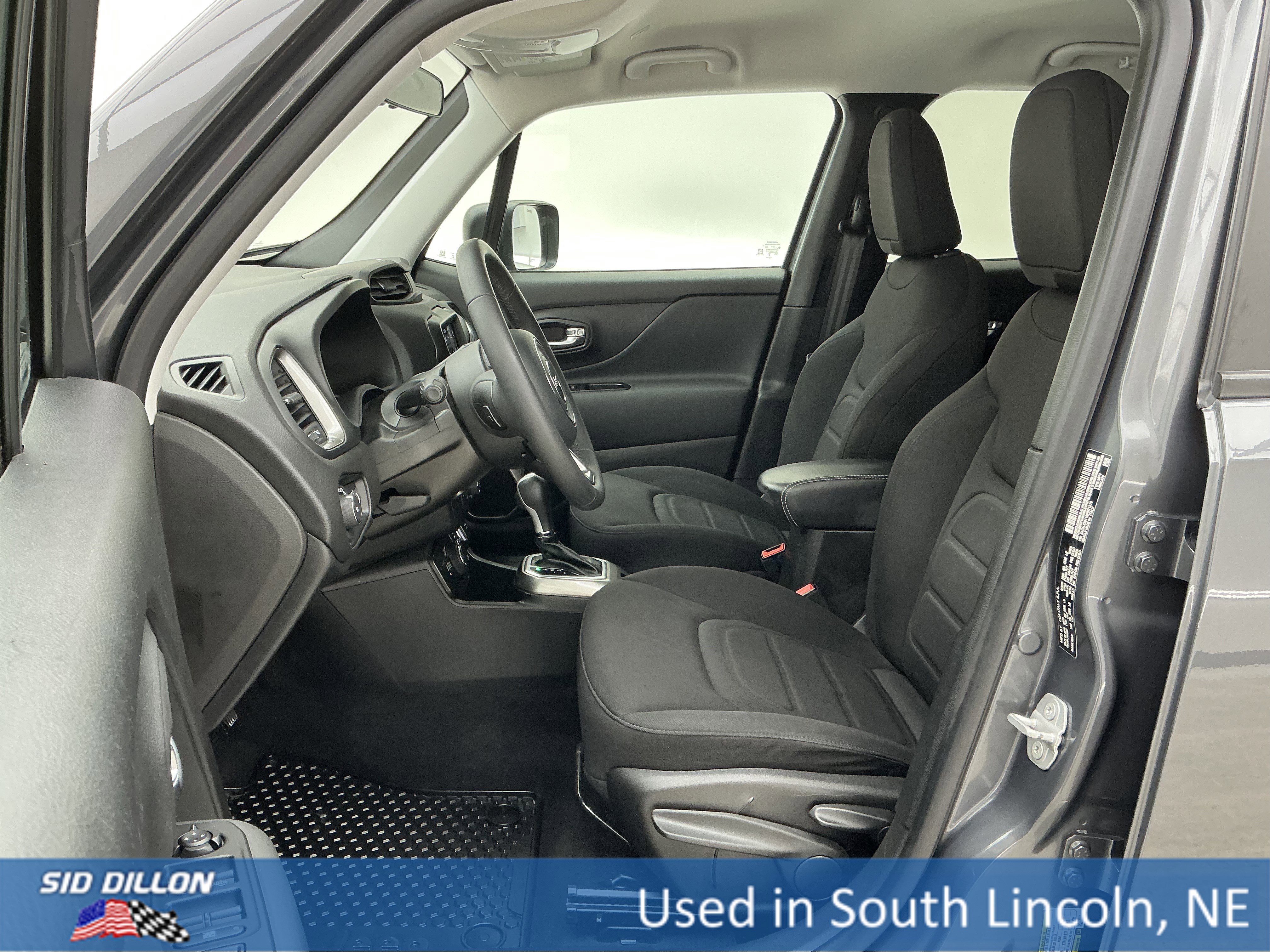 Used 2022 Graphite Gray Jeep Latitude image 17