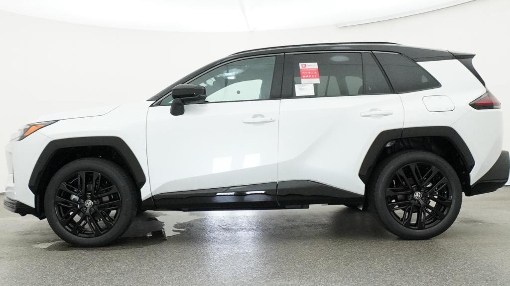 New 2026 Wind Chill Pearl with Midnight Black Metallic roof Toyota XSE image 19
