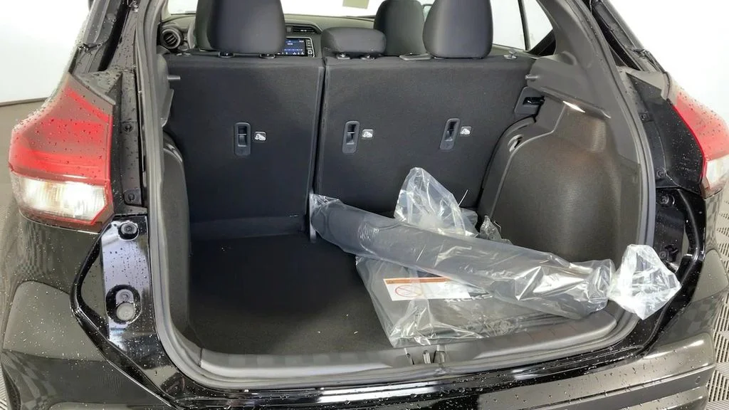 2025 Nissan KICKS PLAY Base - Photo 30