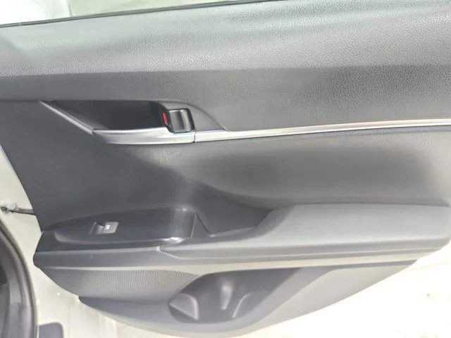 Used 2020 White Toyota SE Nightshade image 40