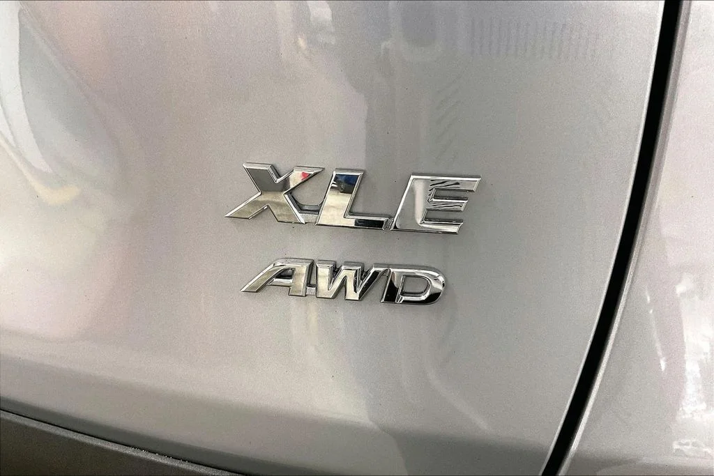 Used 2025 Silver Toyota XLE image 11