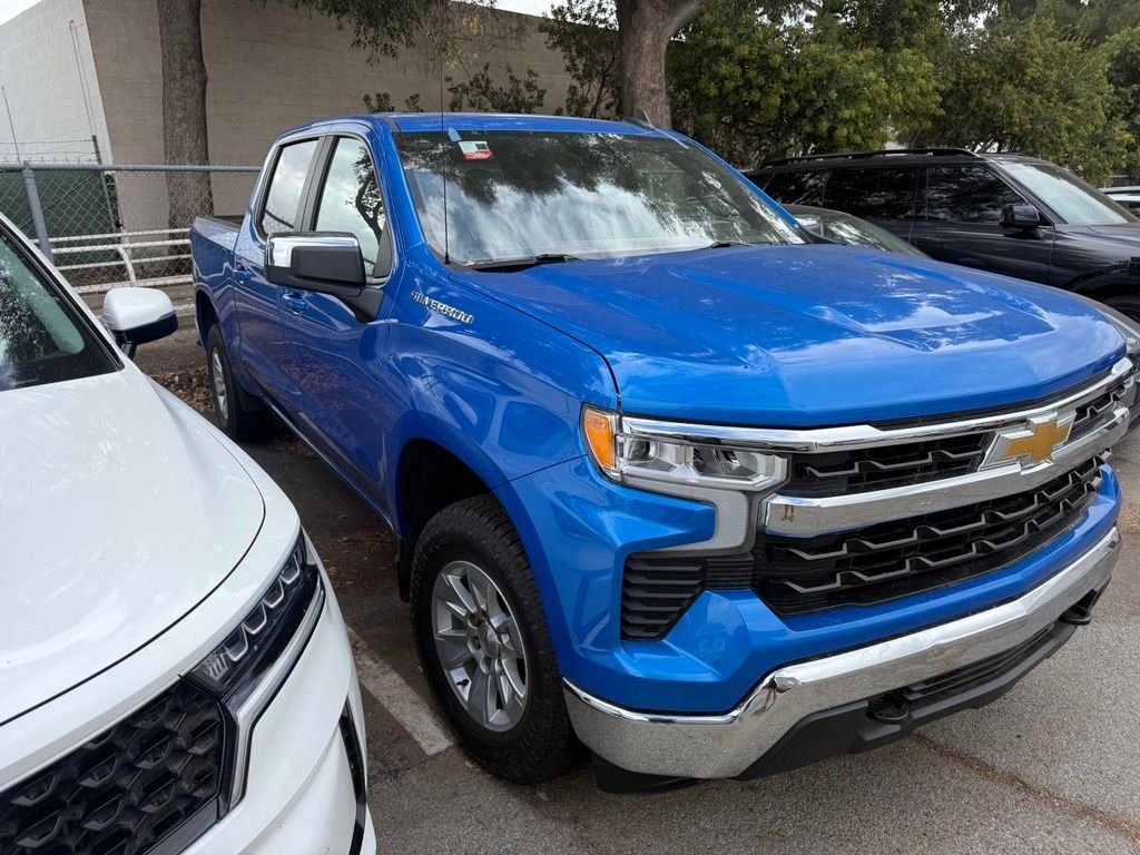 Used 2025 Riptide Blue Chevrolet LT image 3
