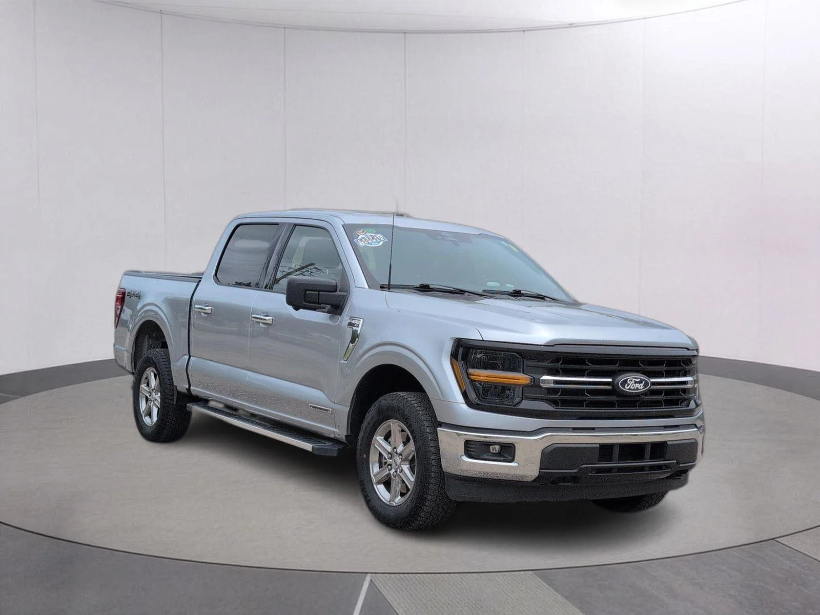 Used 2024 Iconic Silver Ford XLT image 7