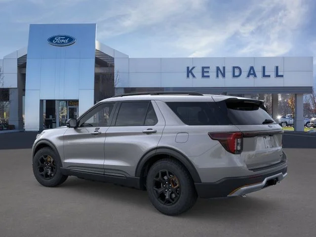 New 2026 Carbonized Gray Metallic Ford Tremor image 4