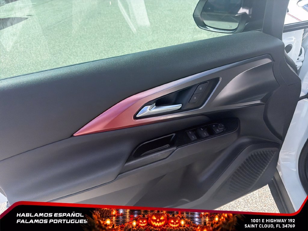 Used 2024 Summit White Chevrolet 2RS image 13