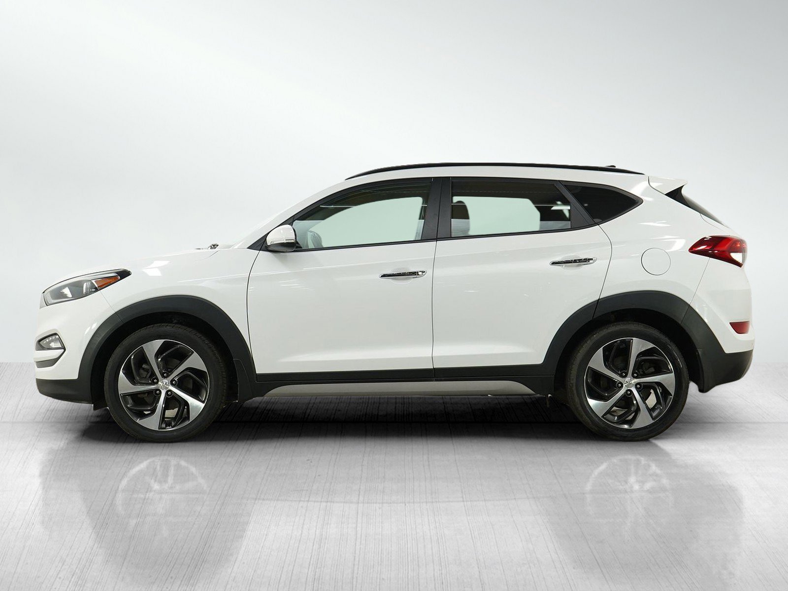 Used 2018 Hyundai Tucson Limited with VIN KM8J3CA24JU724552 for sale in Bloomington, Minnesota