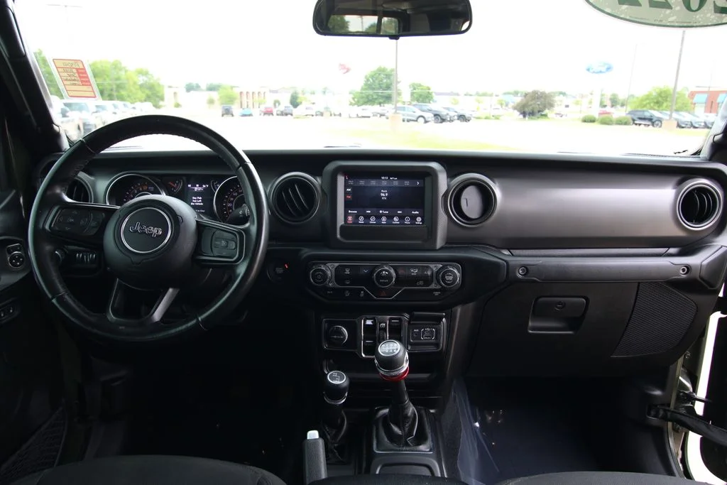Used 2022 Green Jeep Sport image 43
