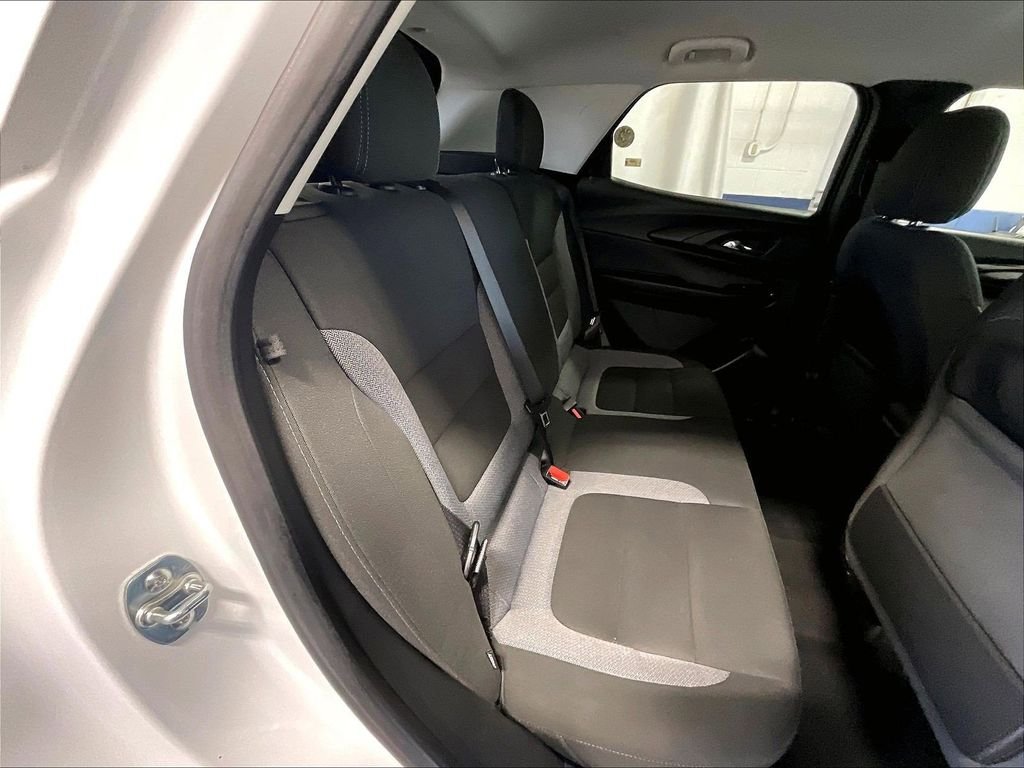 Used 2025 White Chevrolet LT image 16