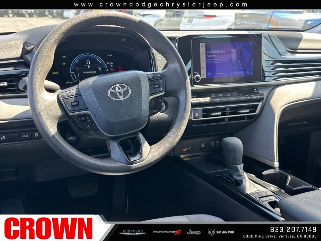 Used 2025  Toyota LE image 29