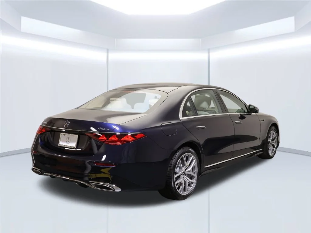 New 2027 Nautical Blue Metallic Mercedes-Benz S 580 image 7