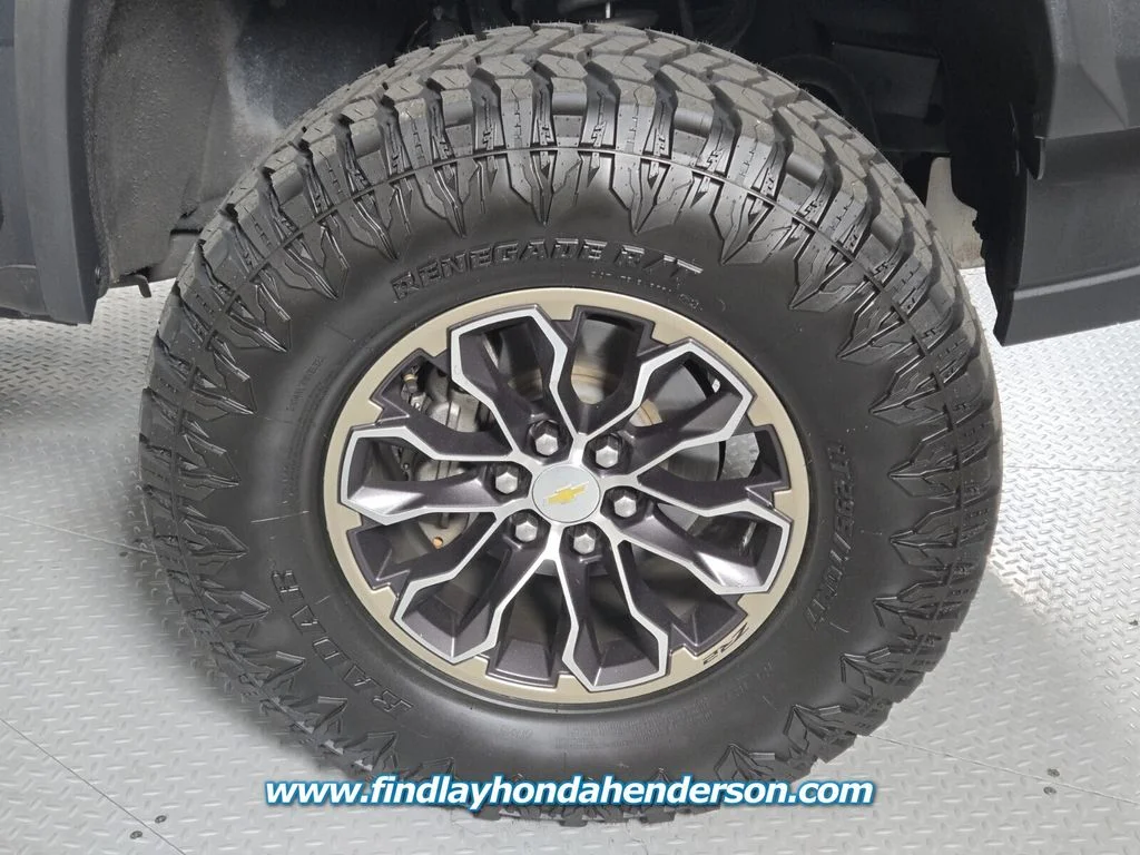 Used 2019 Shadow Gray Metallic Chevrolet ZR2 image 12