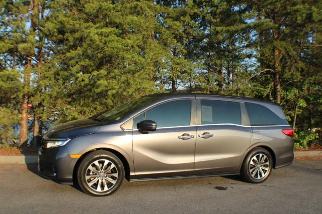 Used 2022 Modern Steel Metallic Honda EX-L image 4