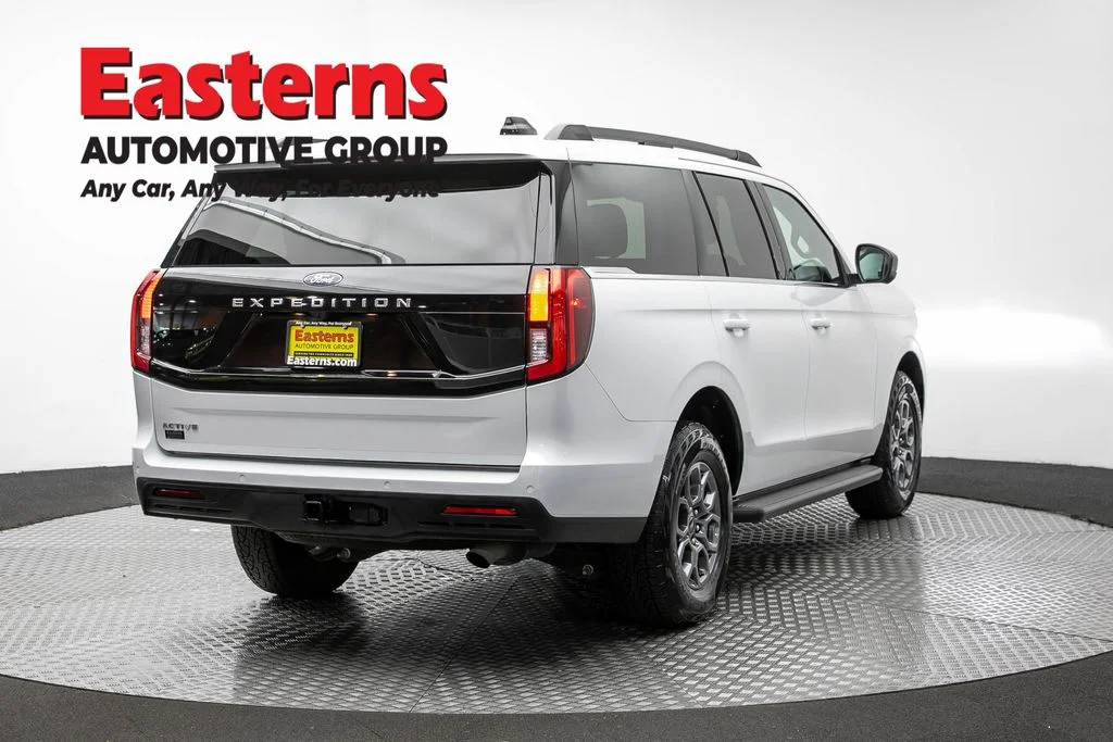 Used 2025 White Ford Active image 5